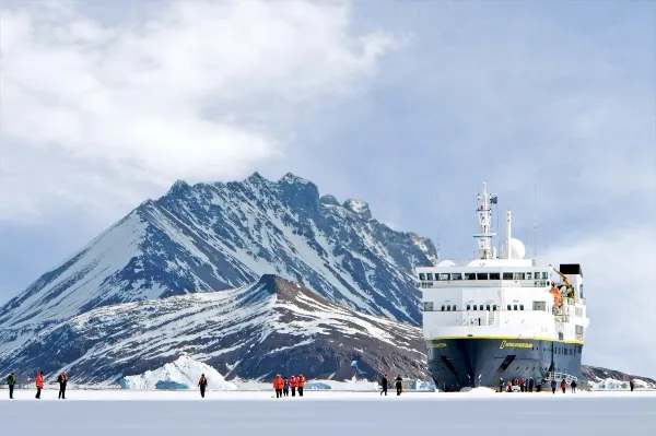 Lindblad Expeditions añade opciones de cruceros por la Antártida