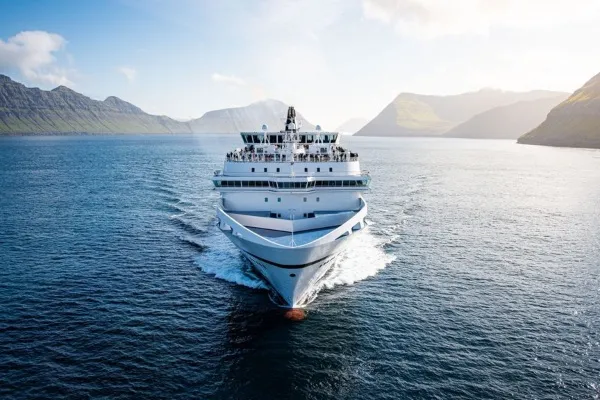 Ambassador Cruise Line lanza campaña Spring Extravaganza